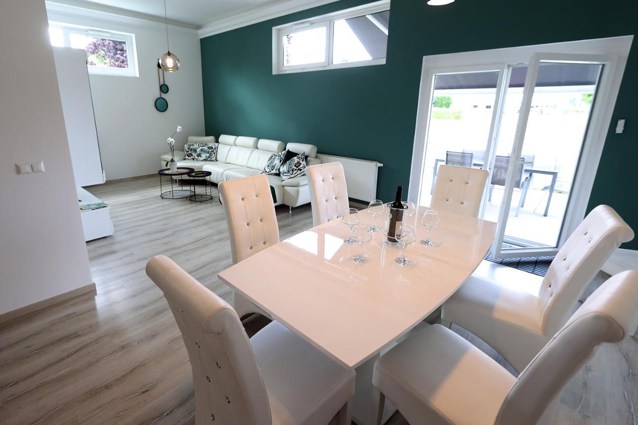 Exklusive Fw Mit 3 Sz Und Grosser Terrasse 그라트코른 외부 사진
