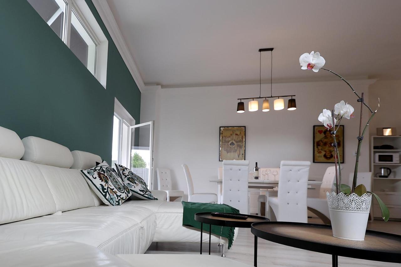 Exklusive Fw Mit 3 Sz Und Grosser Terrasse 그라트코른 외부 사진