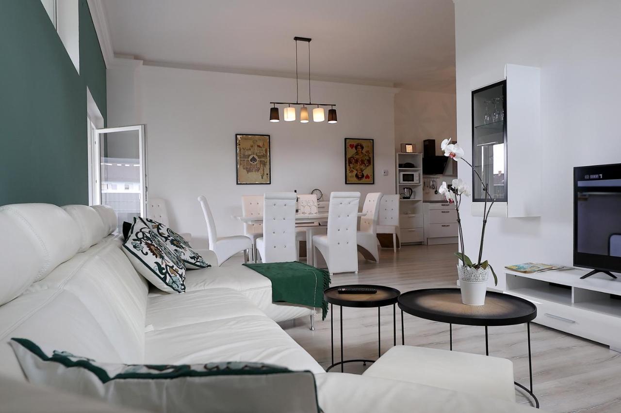 Exklusive Fw Mit 3 Sz Und Grosser Terrasse 그라트코른 외부 사진